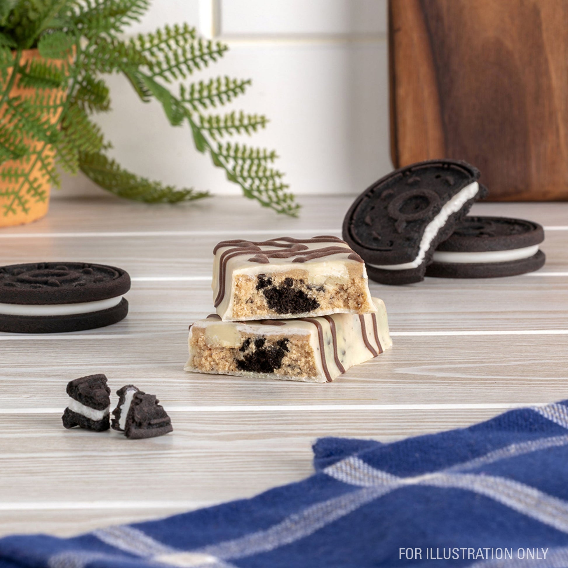 dipped-cookies-and-cream-protein-bars-g6 15807_QN_USA_ProteinBar_CAC_InterimAssetUpdate_Digital-Dipped-ProductCarouselSet_Tabletop1.jpg